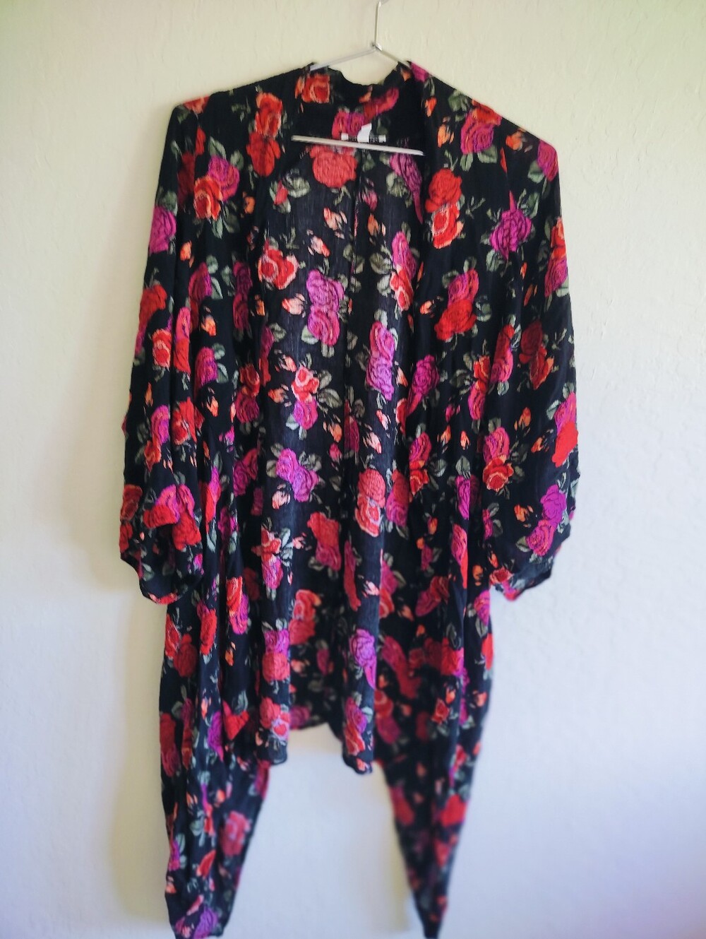 Patrons of Peace Floral Kimono Open Front Layering Piece Black Red Pink Size M
